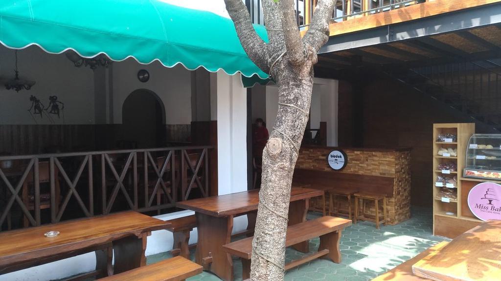 布拉多克酒店&餐厅 日惹 外观 照片